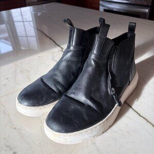 Vionic Women's Size 9 VGC Brinkley Black Leather Side Zip Ankle Booties Shoes